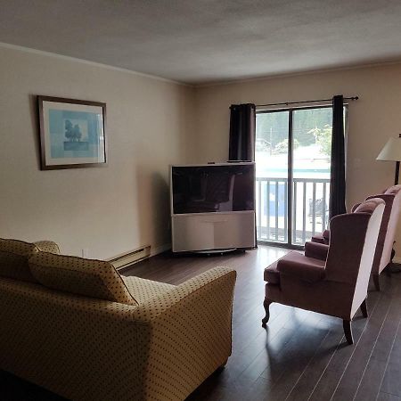 Indoor Comfort In An Outdoor Paradise Sleeps 4- 5 Min To Golf & Ski Lägenhet Kimberley Exteriör bild